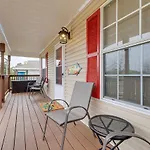 Charming Biloxi Vacation Rental Near Beach!