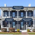 Madeleine Suite C Beach! Fire Pit! Downtown