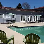 Beach Comber At Oak Shores