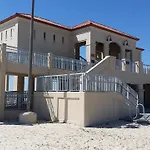 Beach Comber At Oak Shores