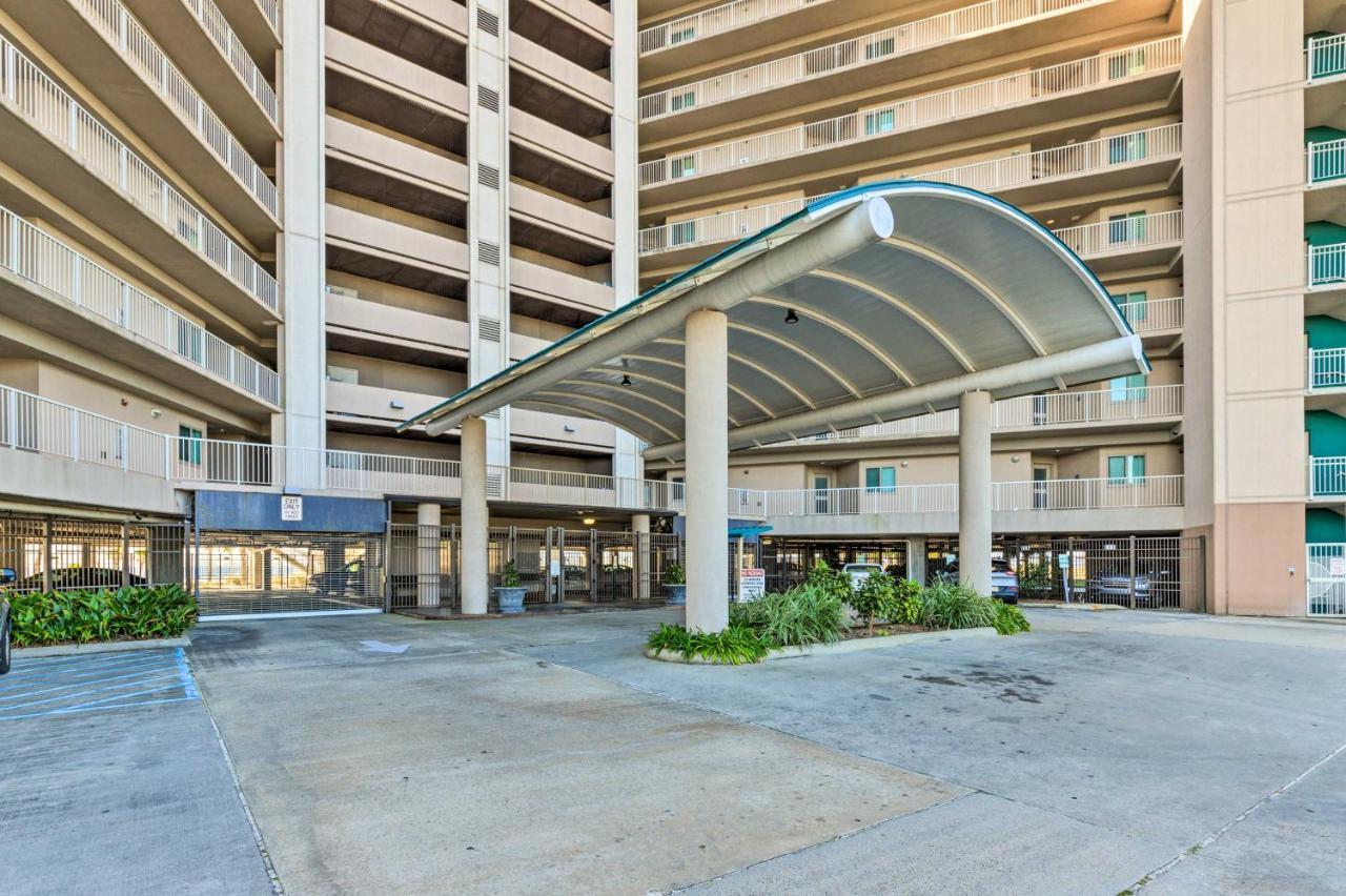 Sunny Beachfront With Amenities!