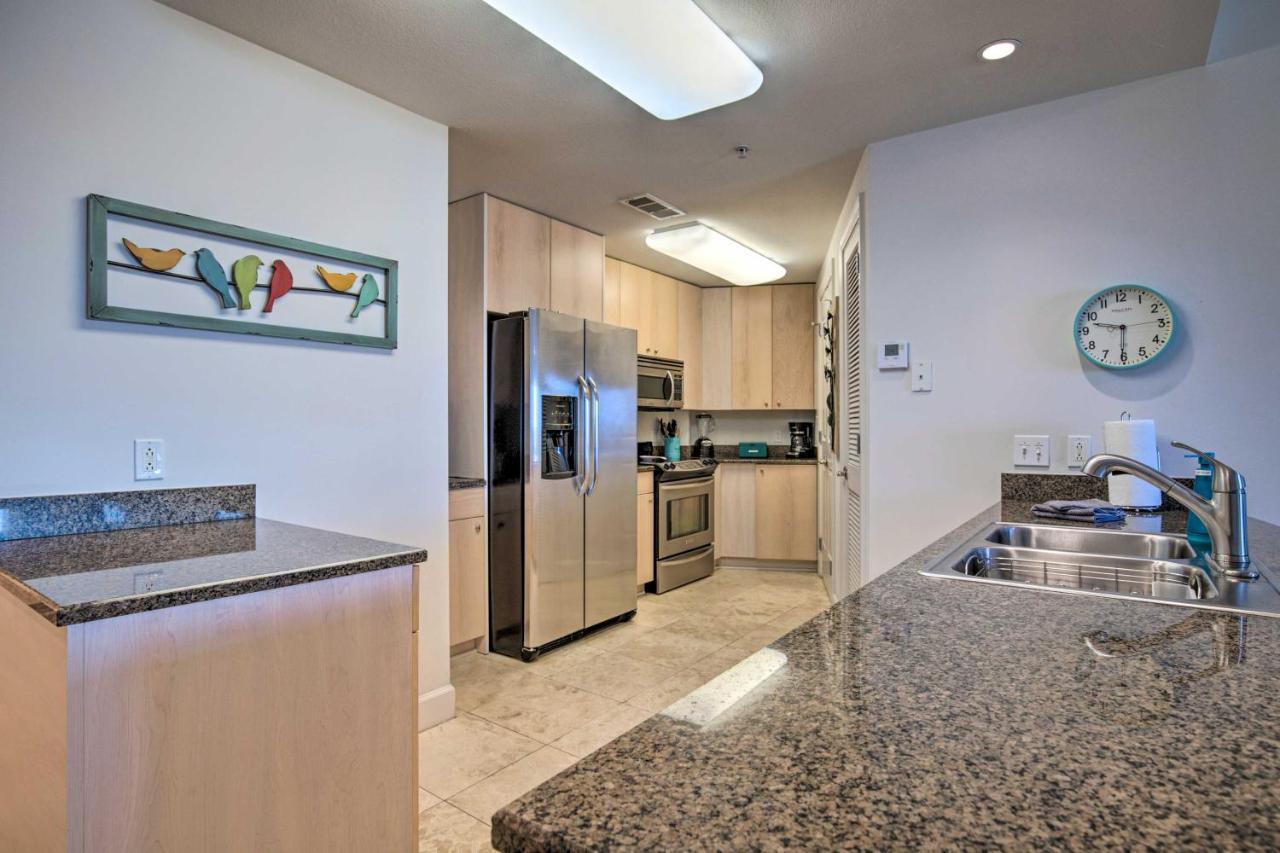 Sunny Beachfront With Amenities! Apartment *