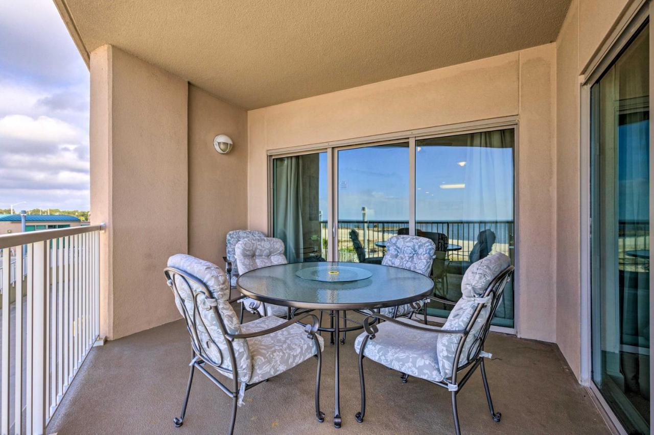 Apartment Sunny Beachfront With Amenities!