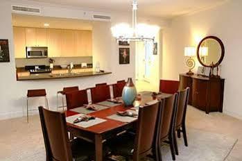 Hotel Sea Breeze Condominium