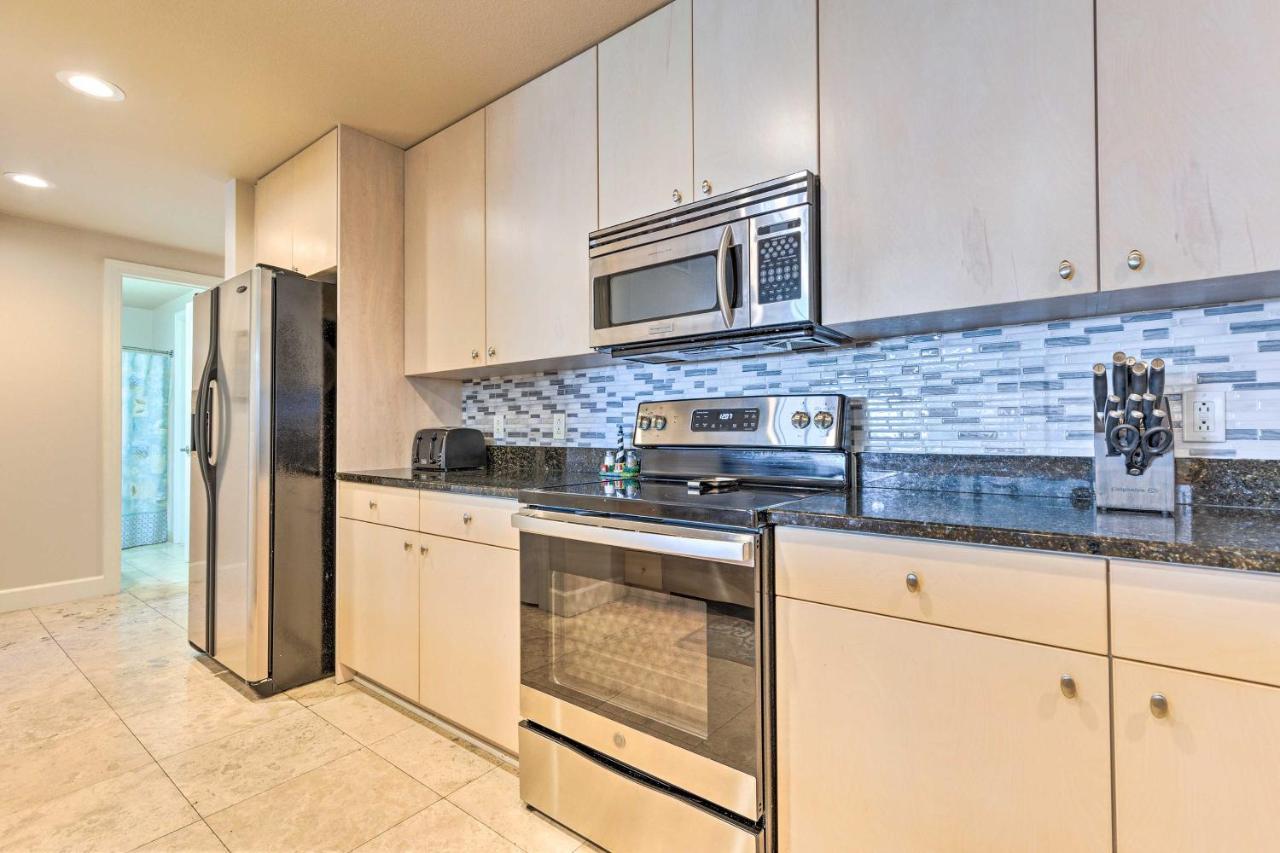 Apartment Spacious Getaway With Pools And Access!