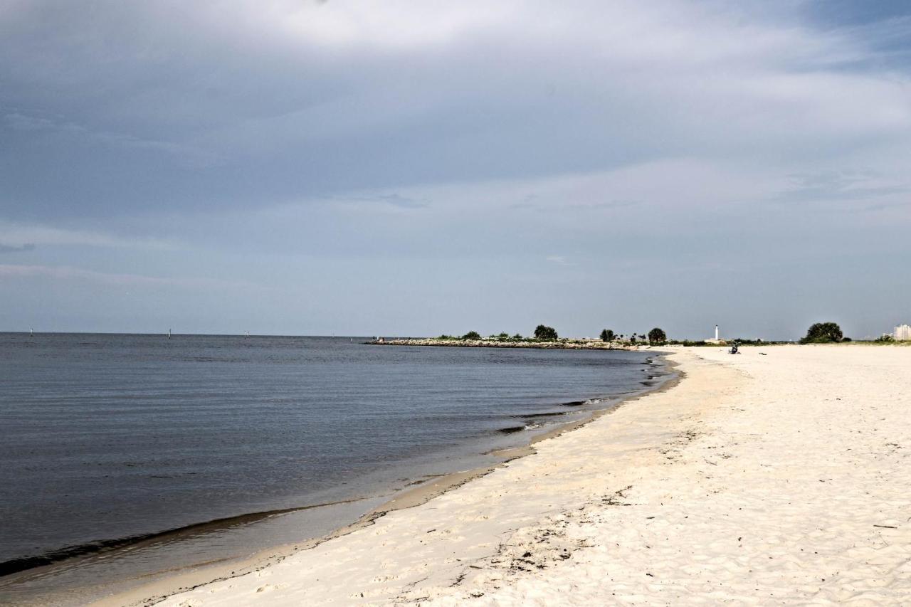 Spacious Getaway With Pools And Access! Biloxi