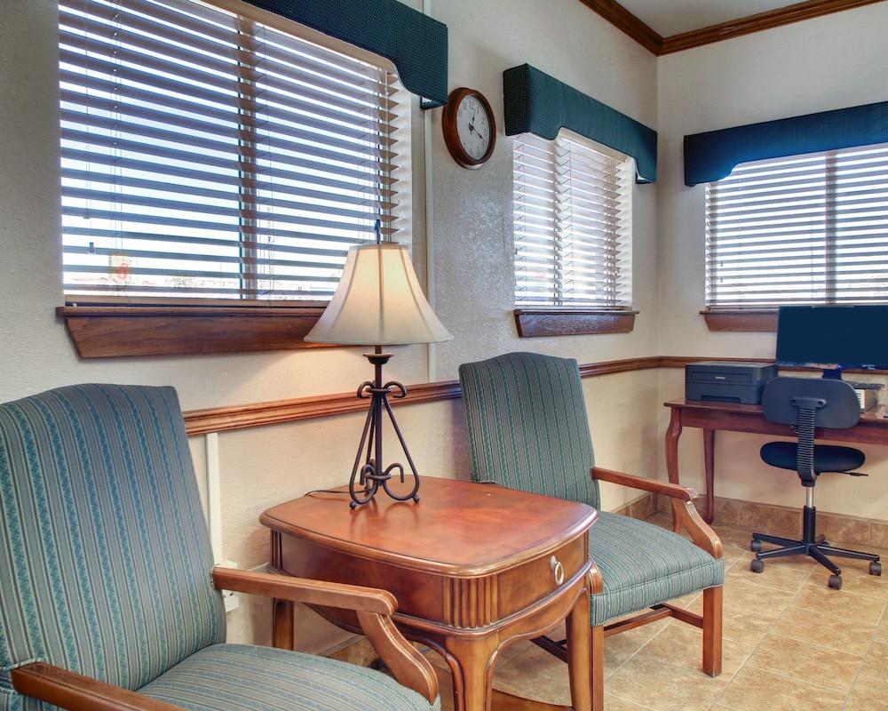 Hotel Suburban North Area Biloxi