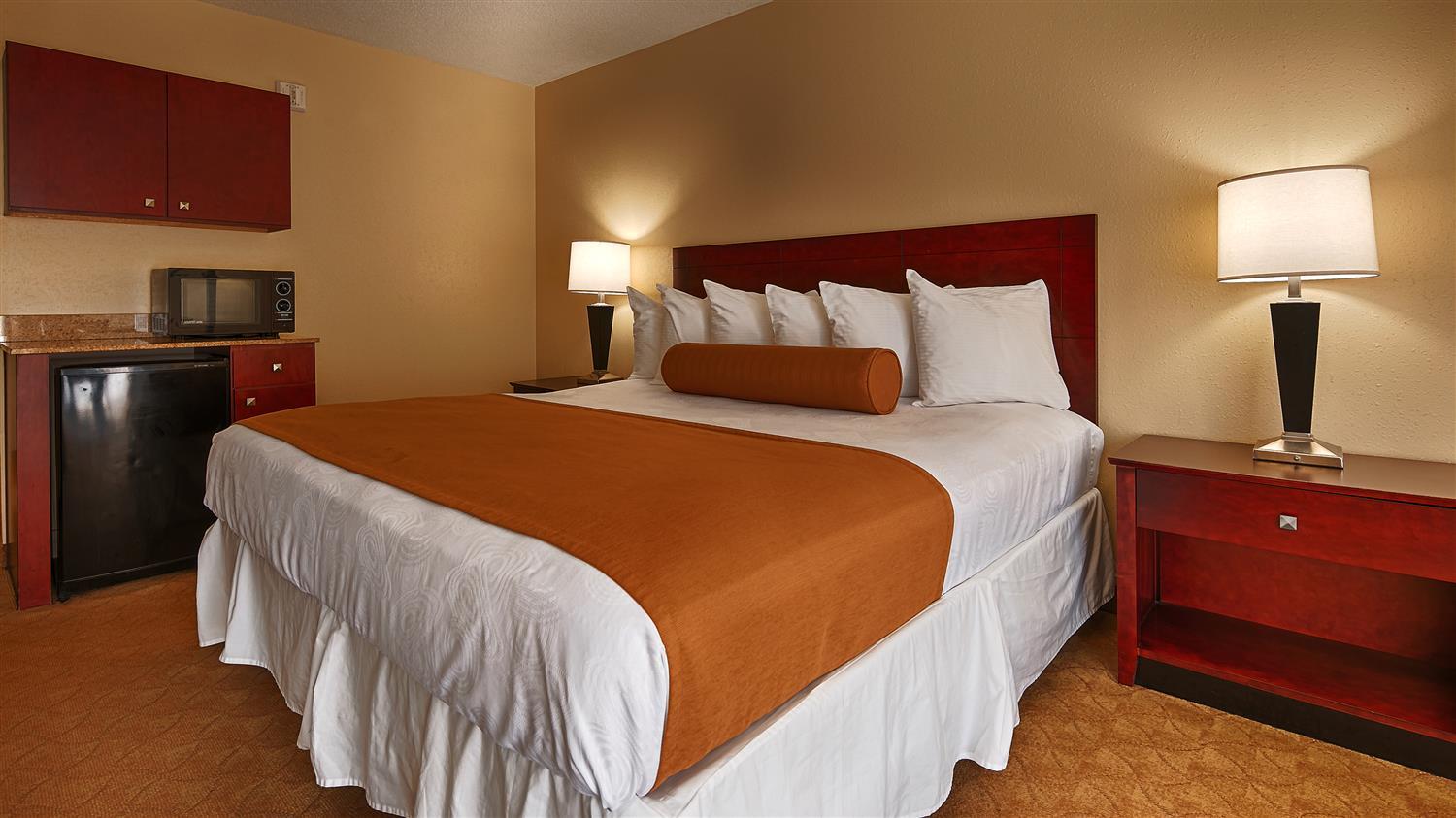 Western Oak Manor Hotel