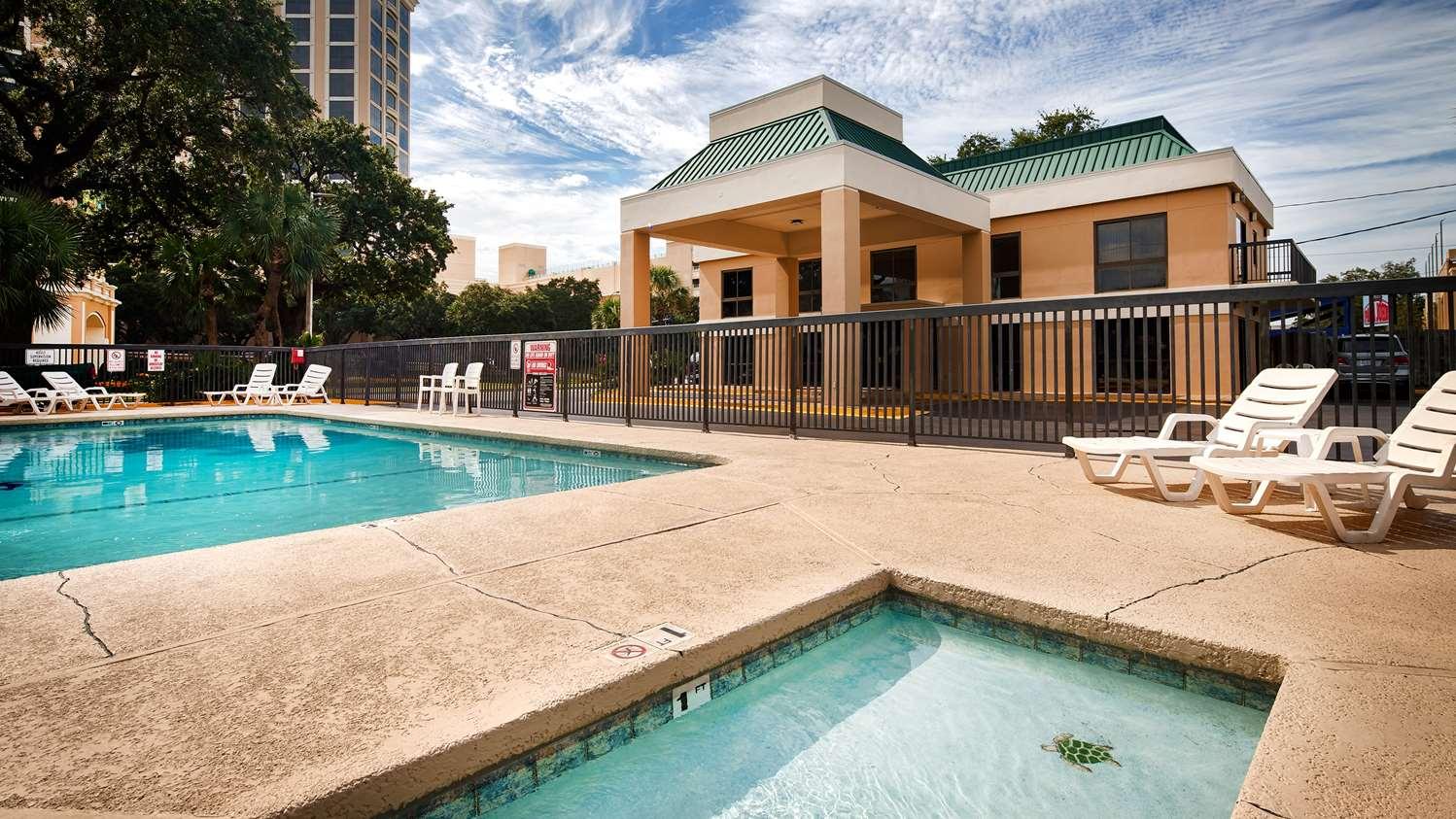 Western Oak Manor Hotel