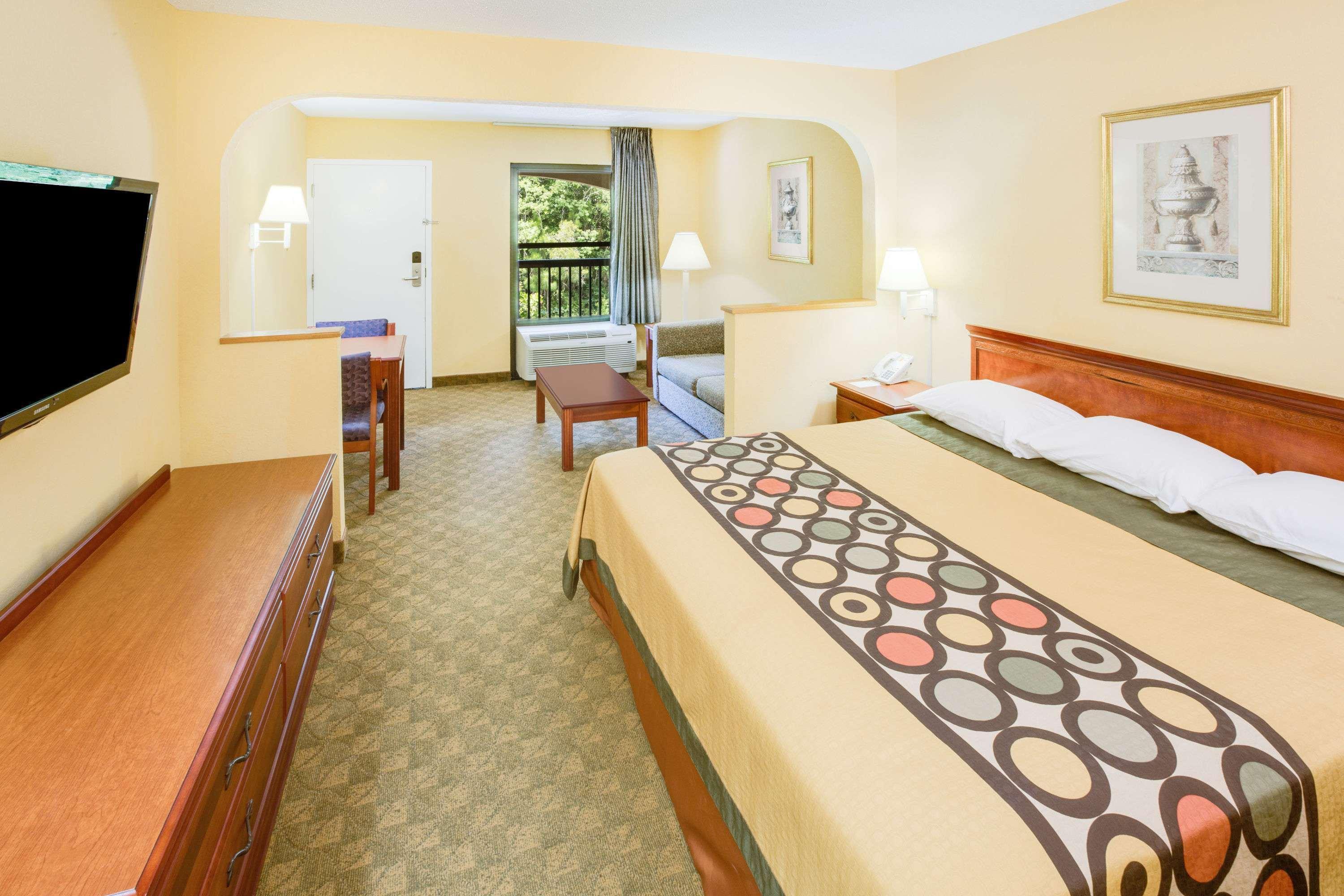 Hotel Super 8 By Wyndham Diberville Area Biloxi