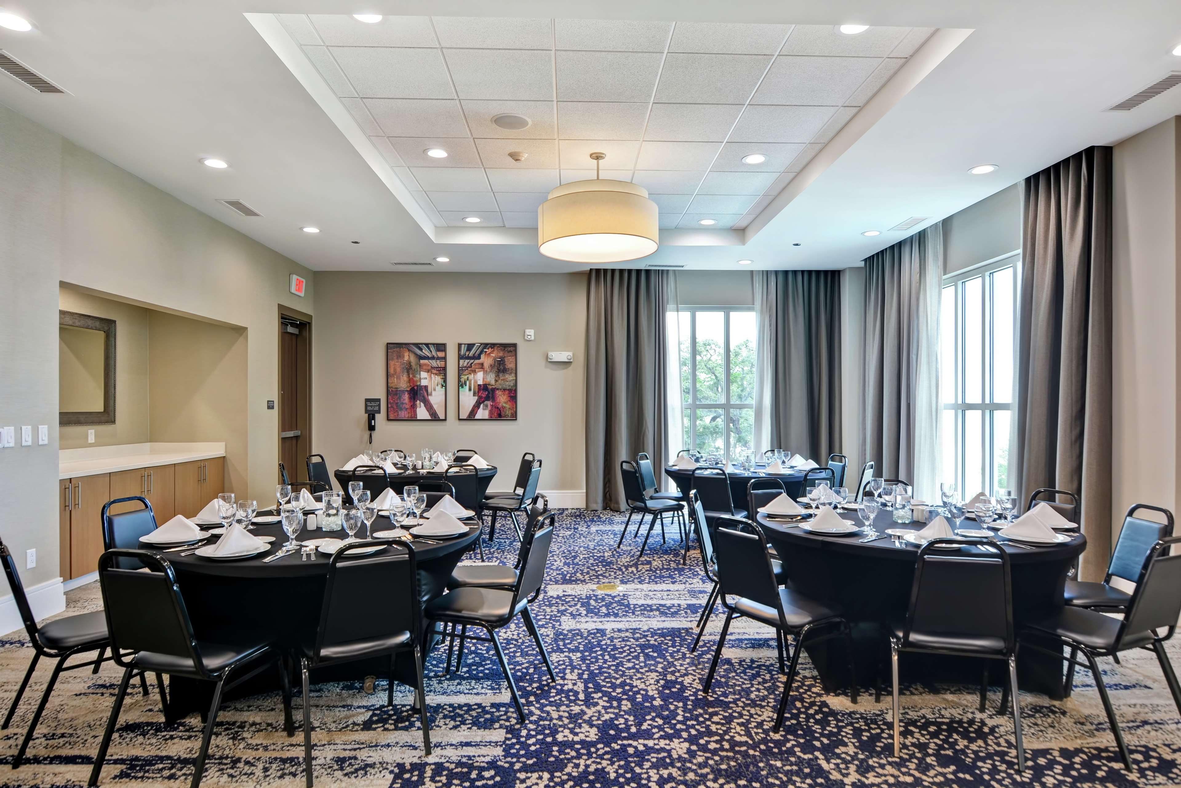 Hilton Garden 3*