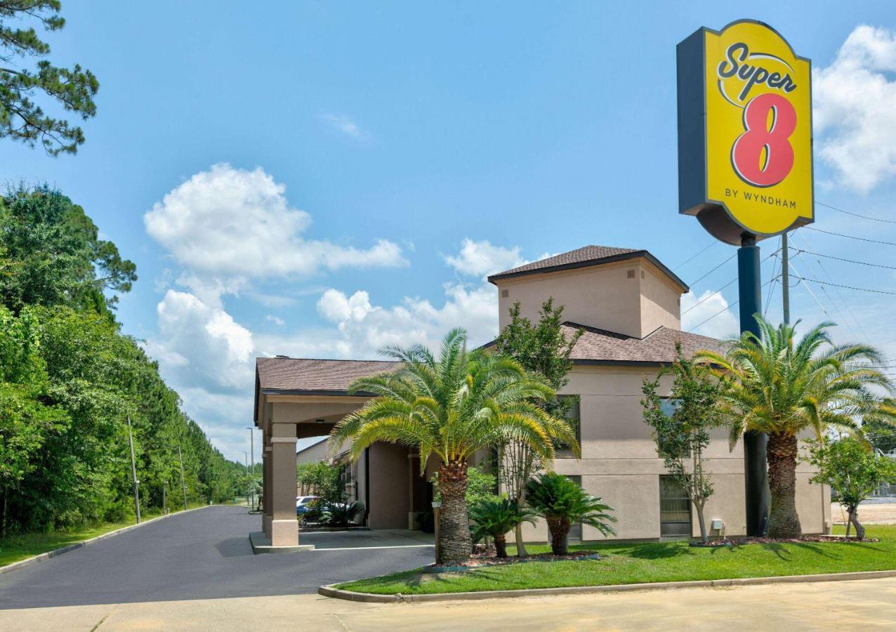Super 8 By Wyndham Diberville Area Hotel 3*
