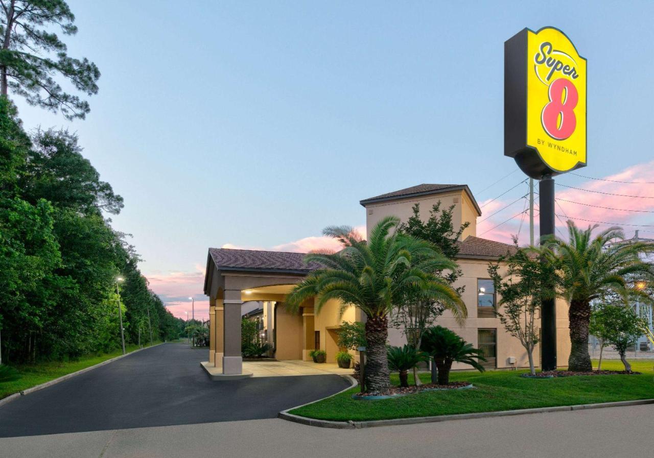 Super 8 By Wyndham Diberville Area 3*