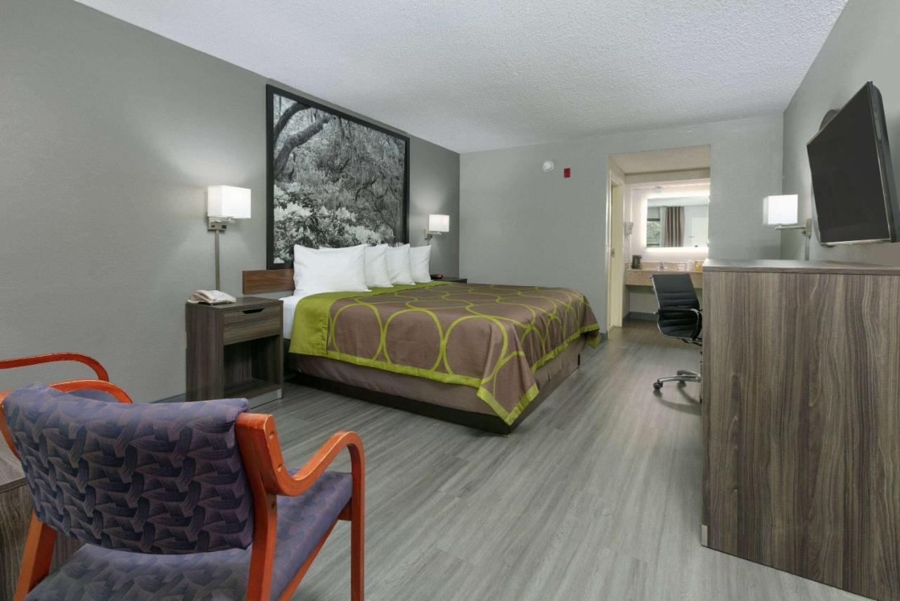 Super 8 By Wyndham Diberville Area Hotel Biloxi