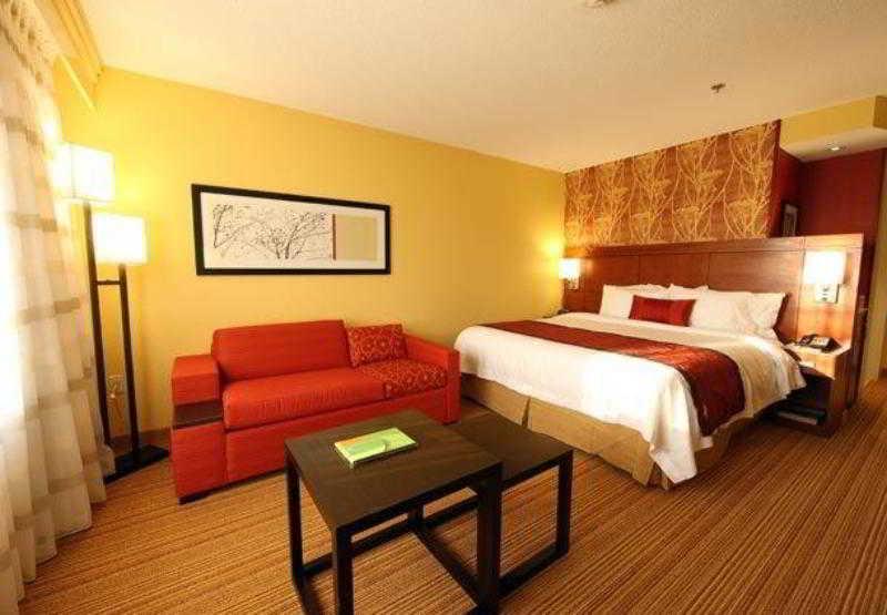 Hotel Courtyard North/d'iberville 3*