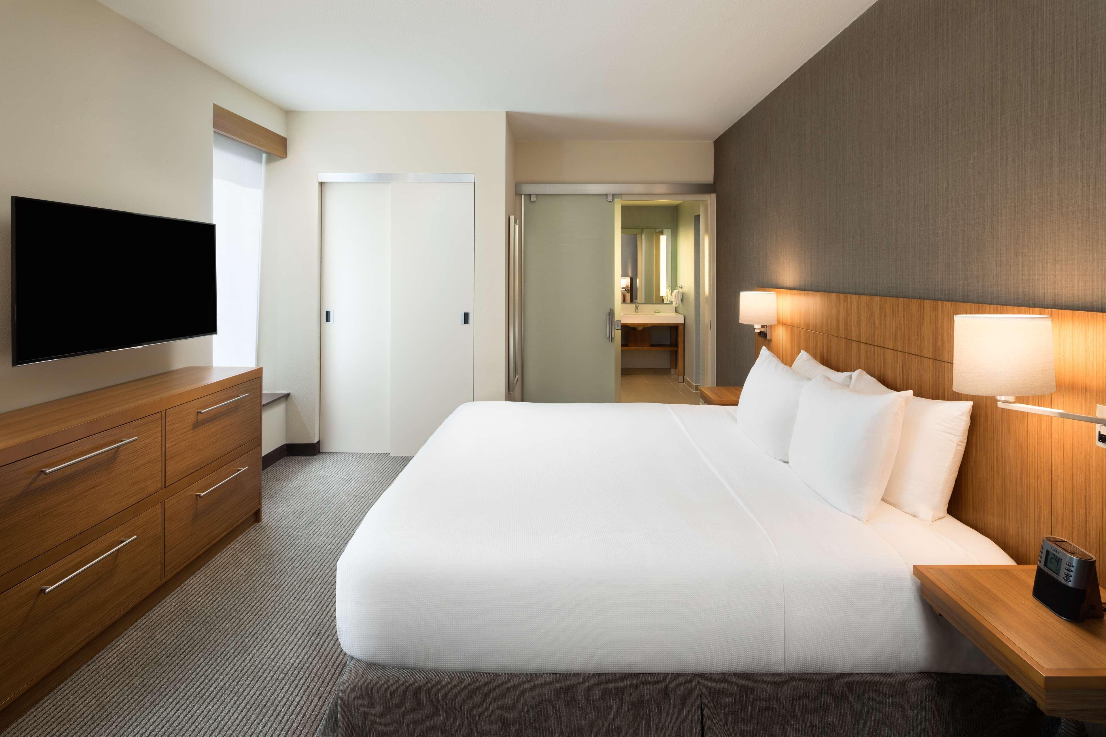 Hyatt Place Hotel 3*