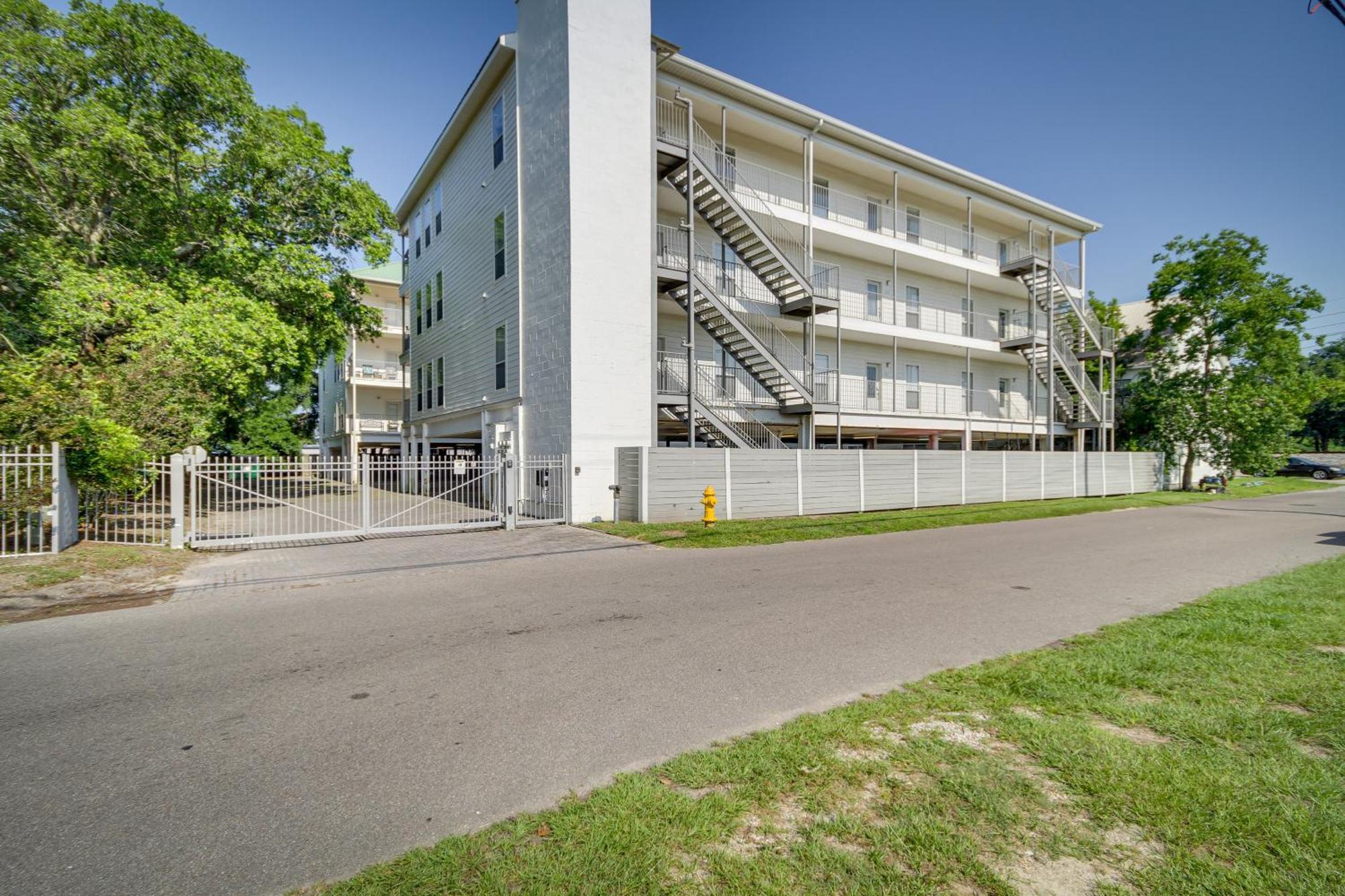 Apartment Relaxing Vacation Near Beach! *