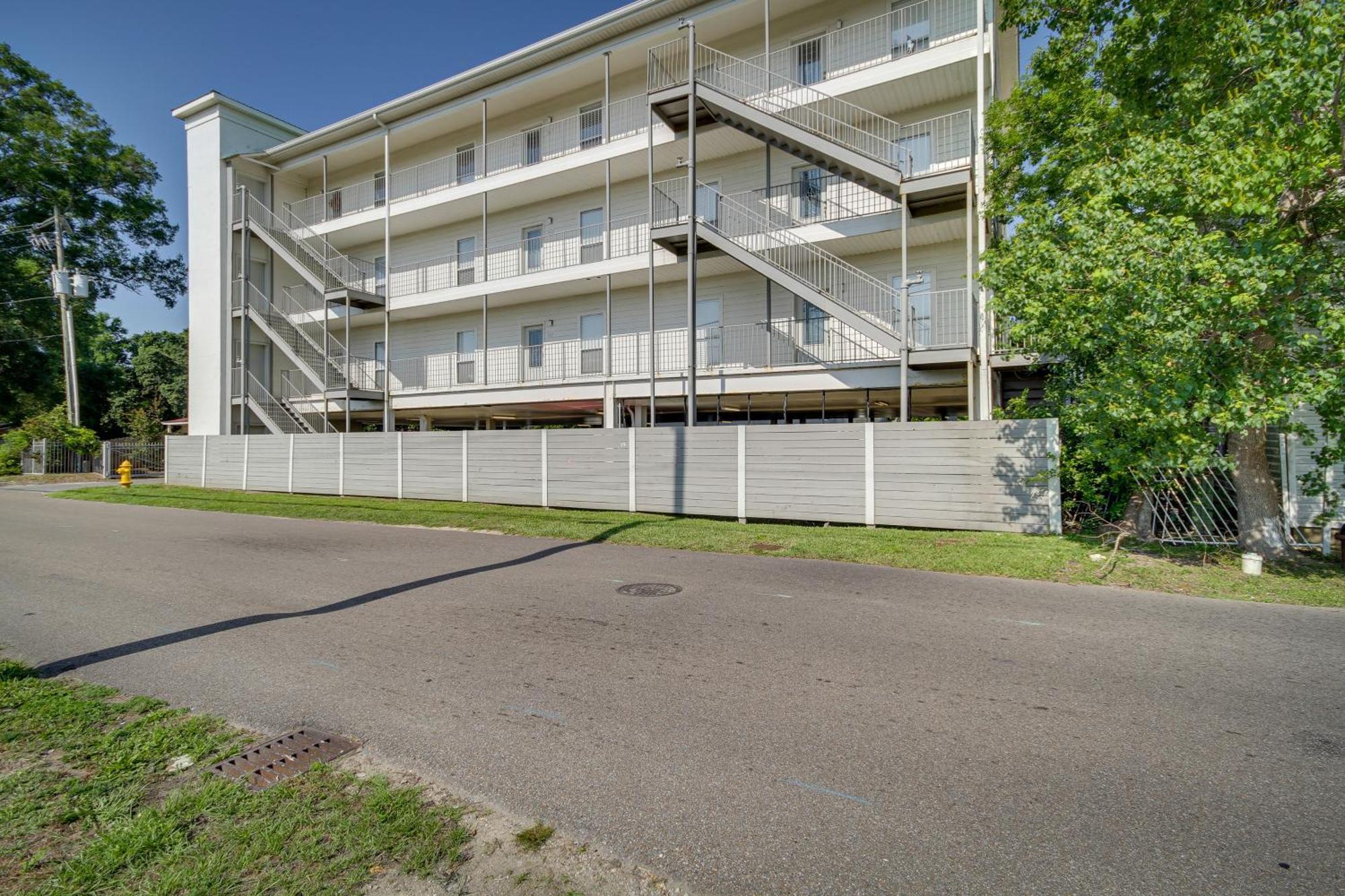 Apartment Relaxing Vacation Near Beach!