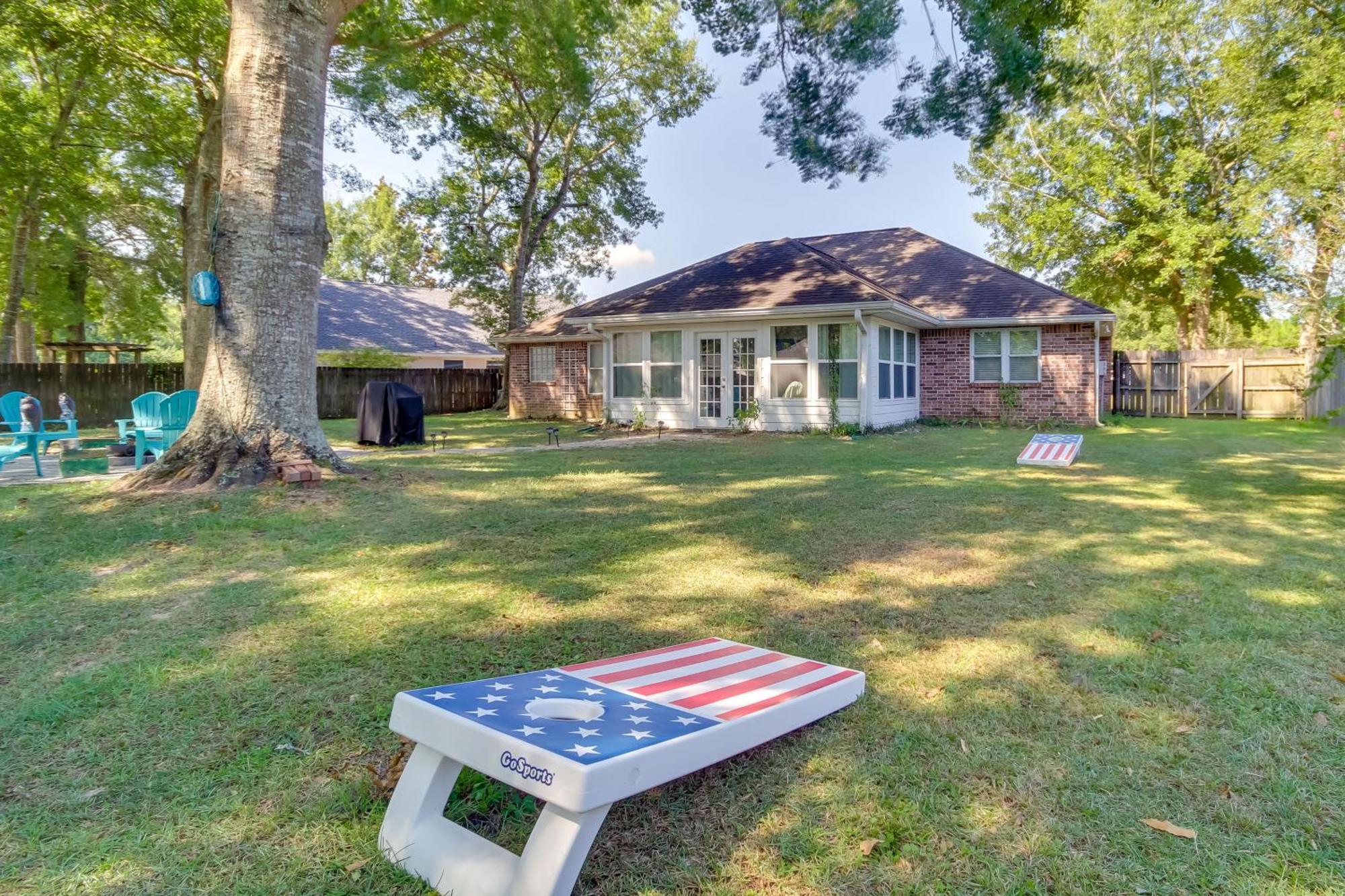 Ocean Springs With Fire Pit And Game Room! Holiday home *