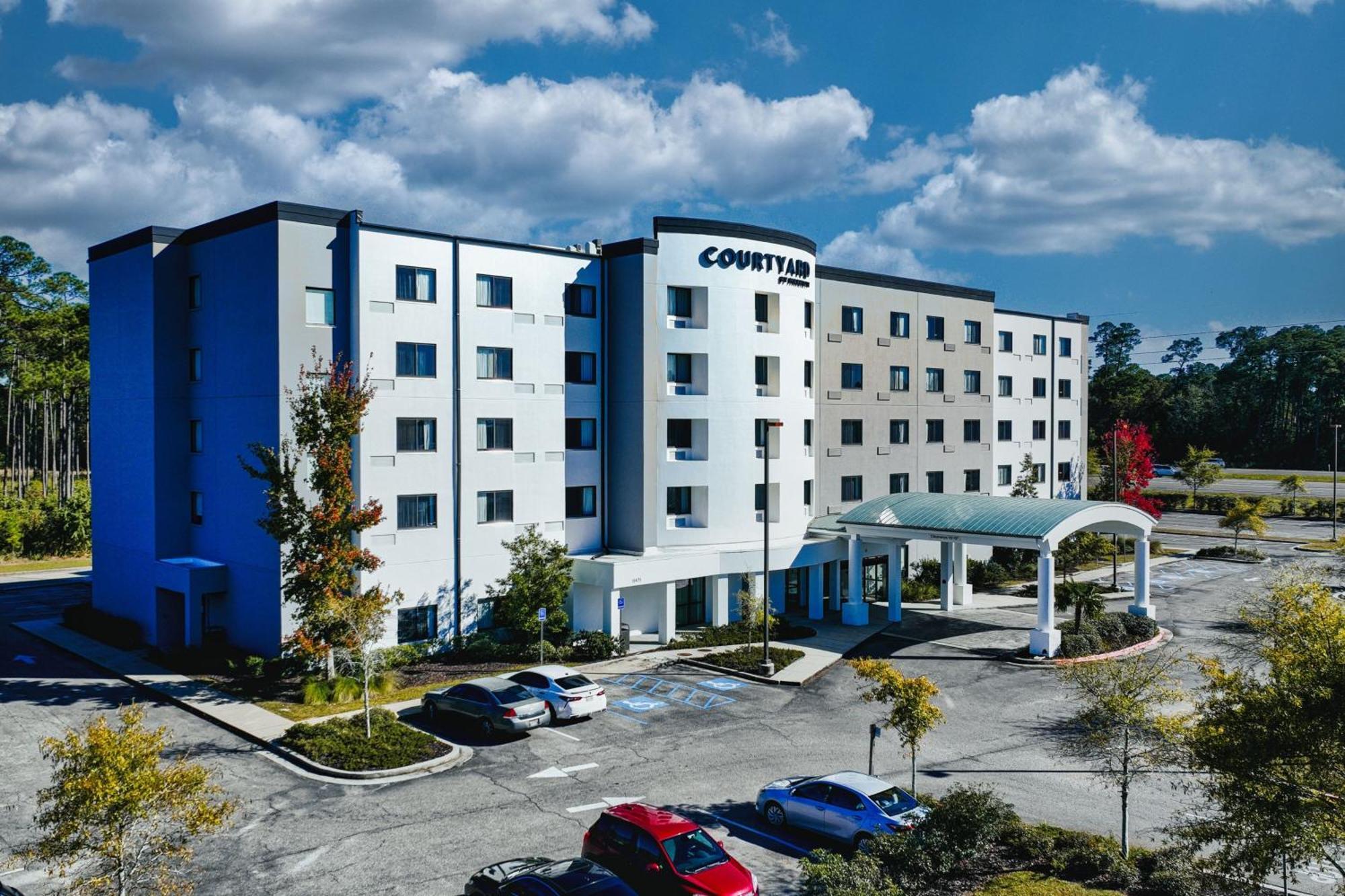 Courtyard North/d'iberville 3*