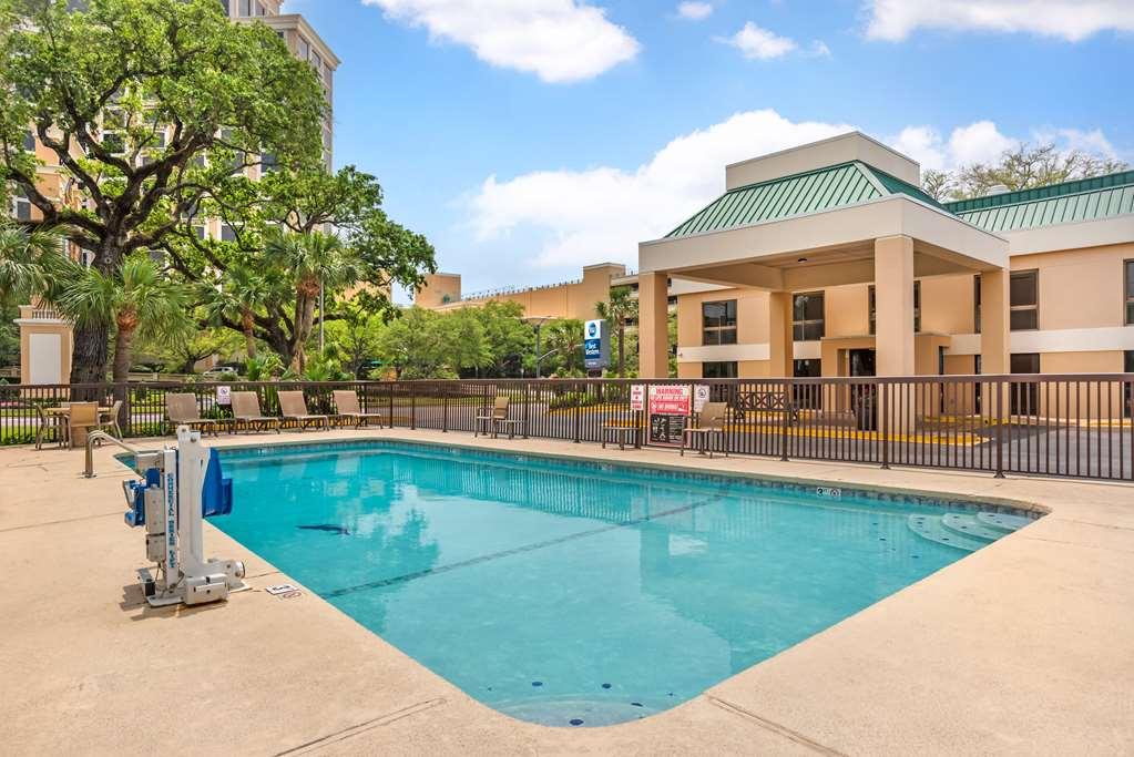 Western Oak Manor Hotel 3*