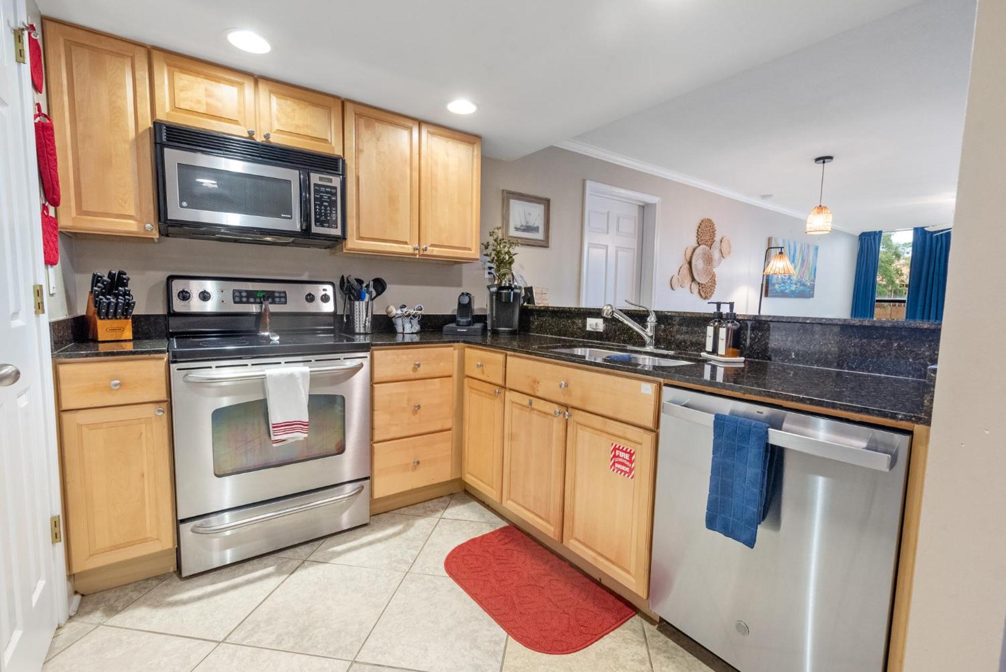 Fun 2 Bed/2 Bath With Pool On Biloxi