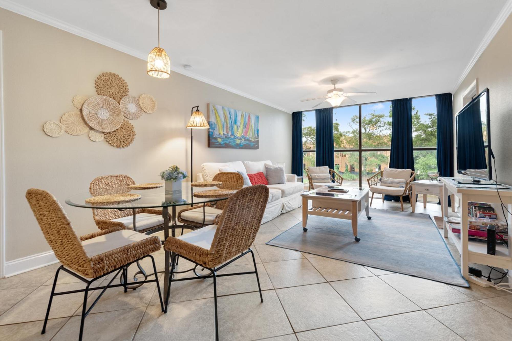 Apartment Fun 2 Bed/2 Bath With Pool On