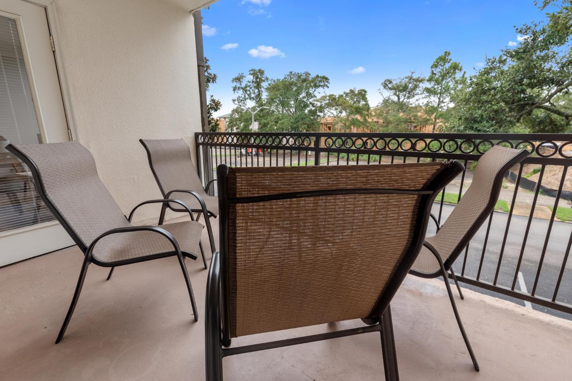 Apartment Fun 2 Bed/2 Bath With Pool On