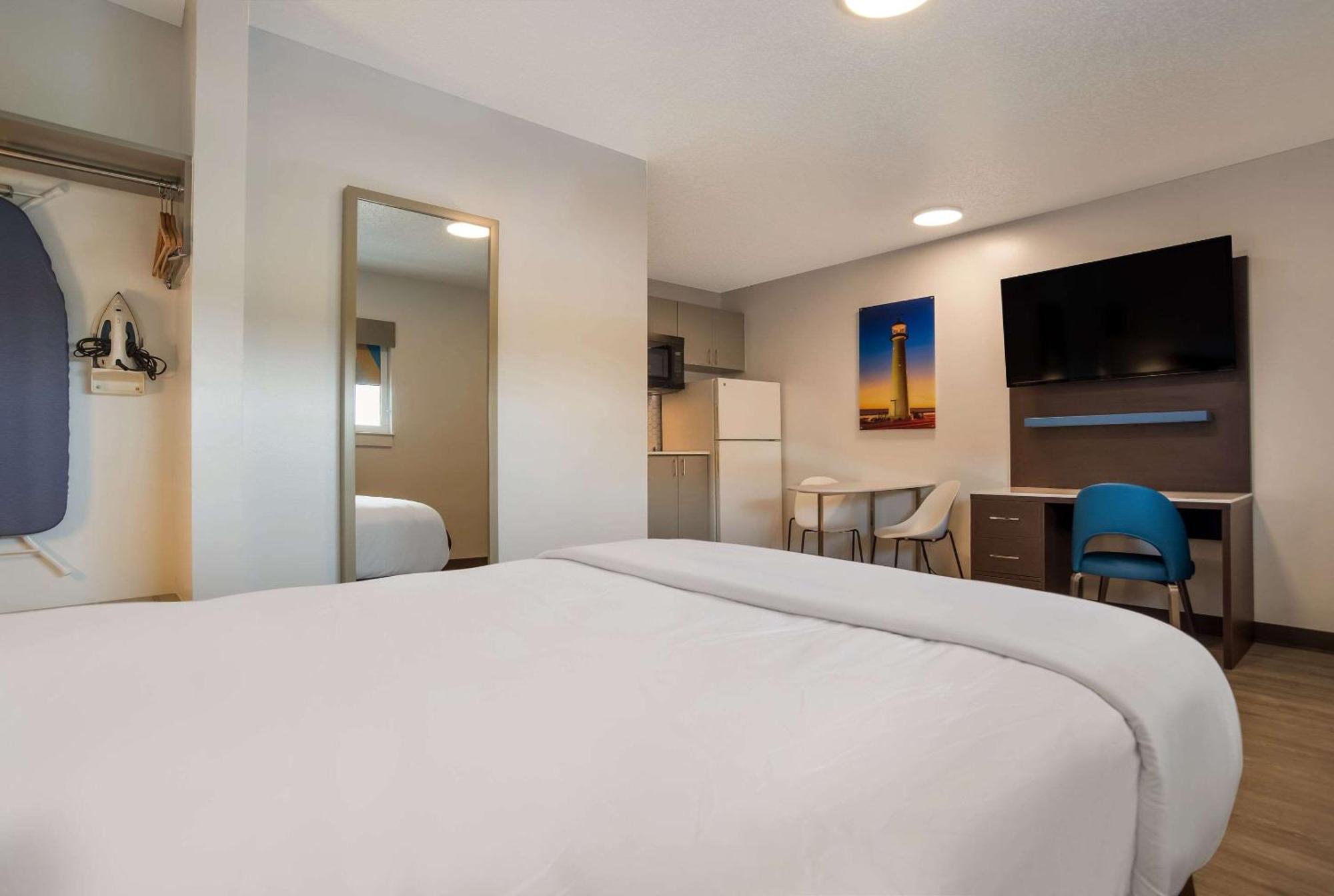 Suburban North Area Hotel Biloxi