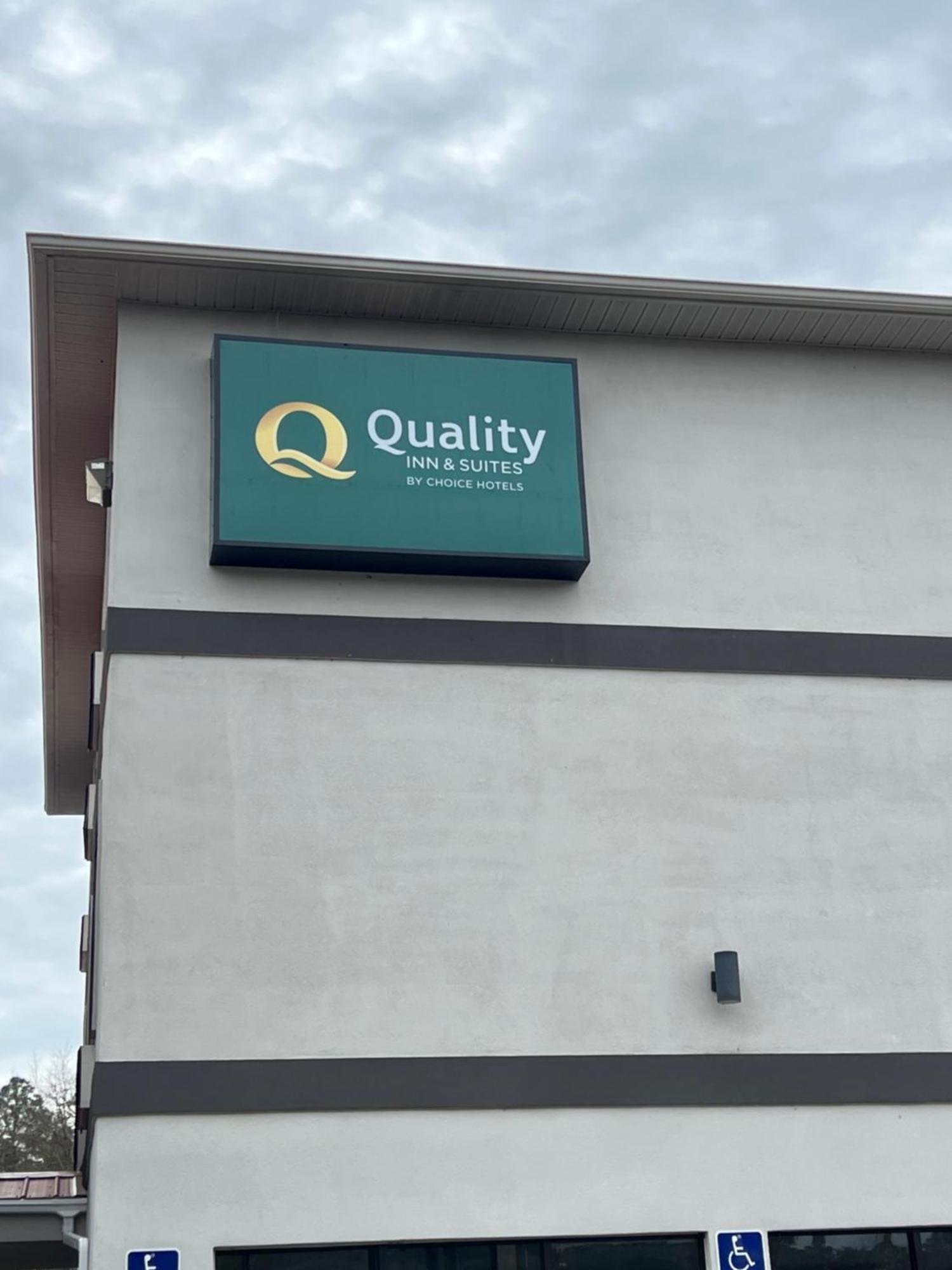 Quality & Hotel Biloxi