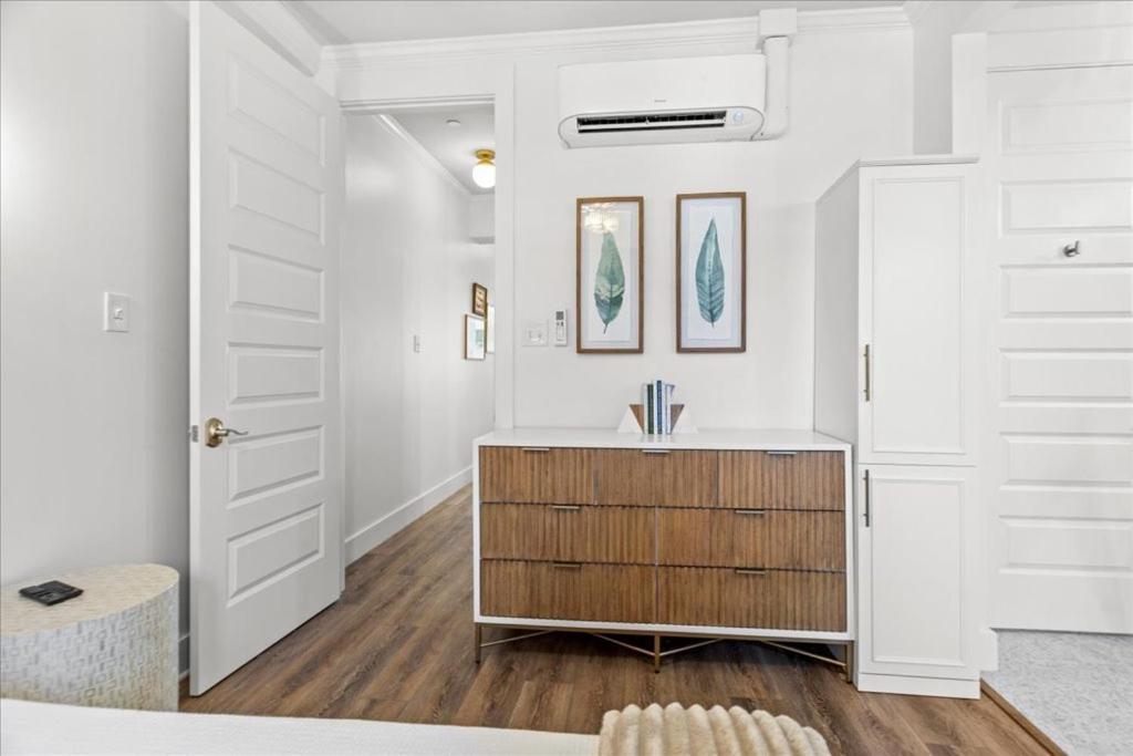Vivian Suite A Beach! Fire Pit! Downtown! * Biloxi