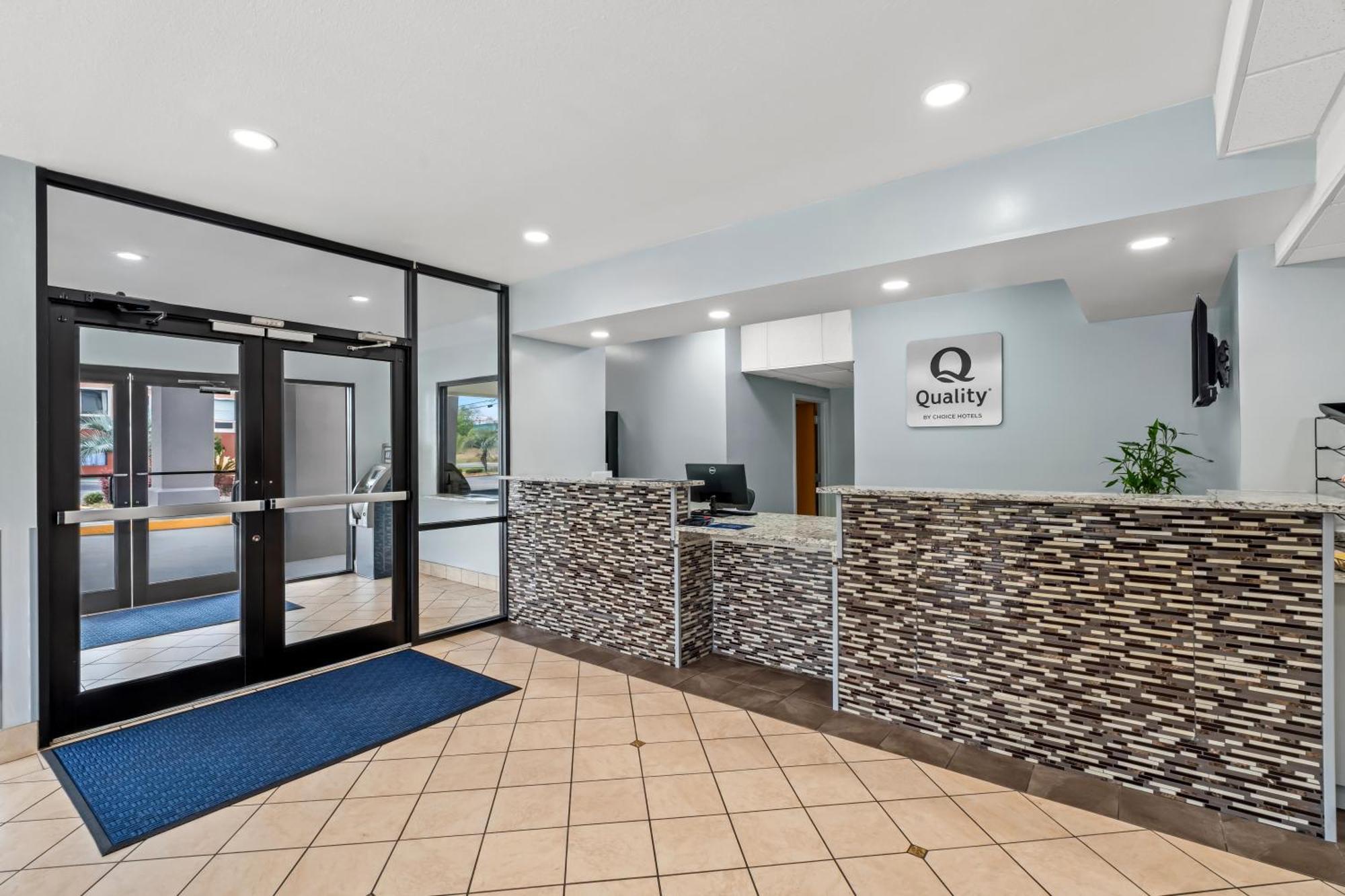 Quality & Hotel Biloxi
