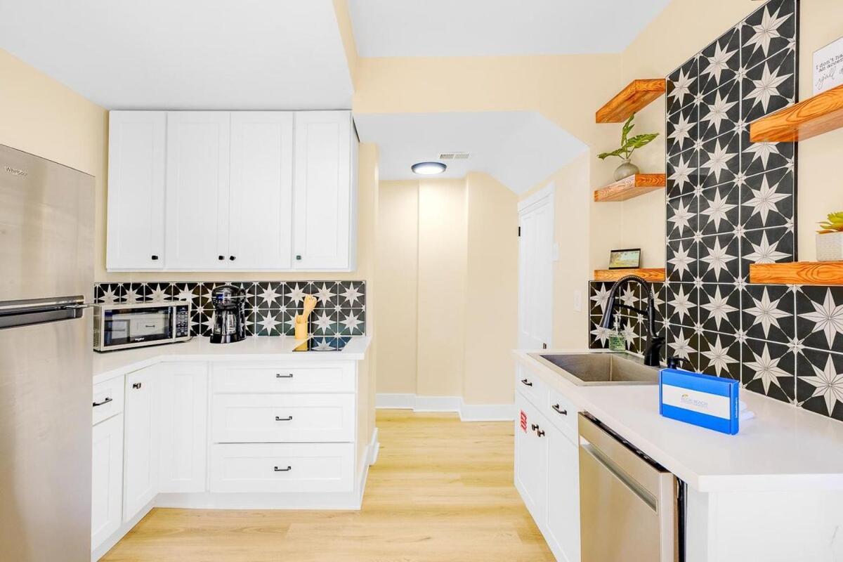 Aerie Loft: Cozy 1-bedroom Retreat In Biloxi, Perfect For Couples! Biloxi