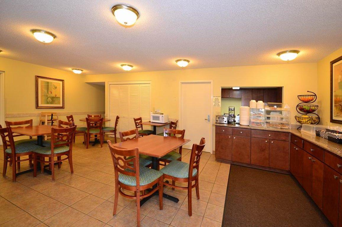 Western Oak Manor 3*