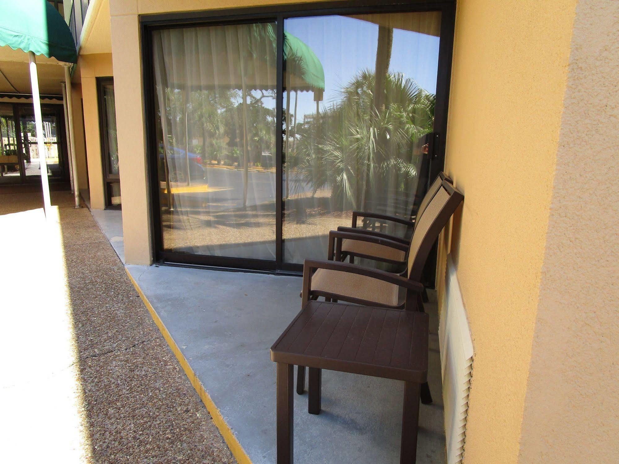 Western Oak Manor Biloxi