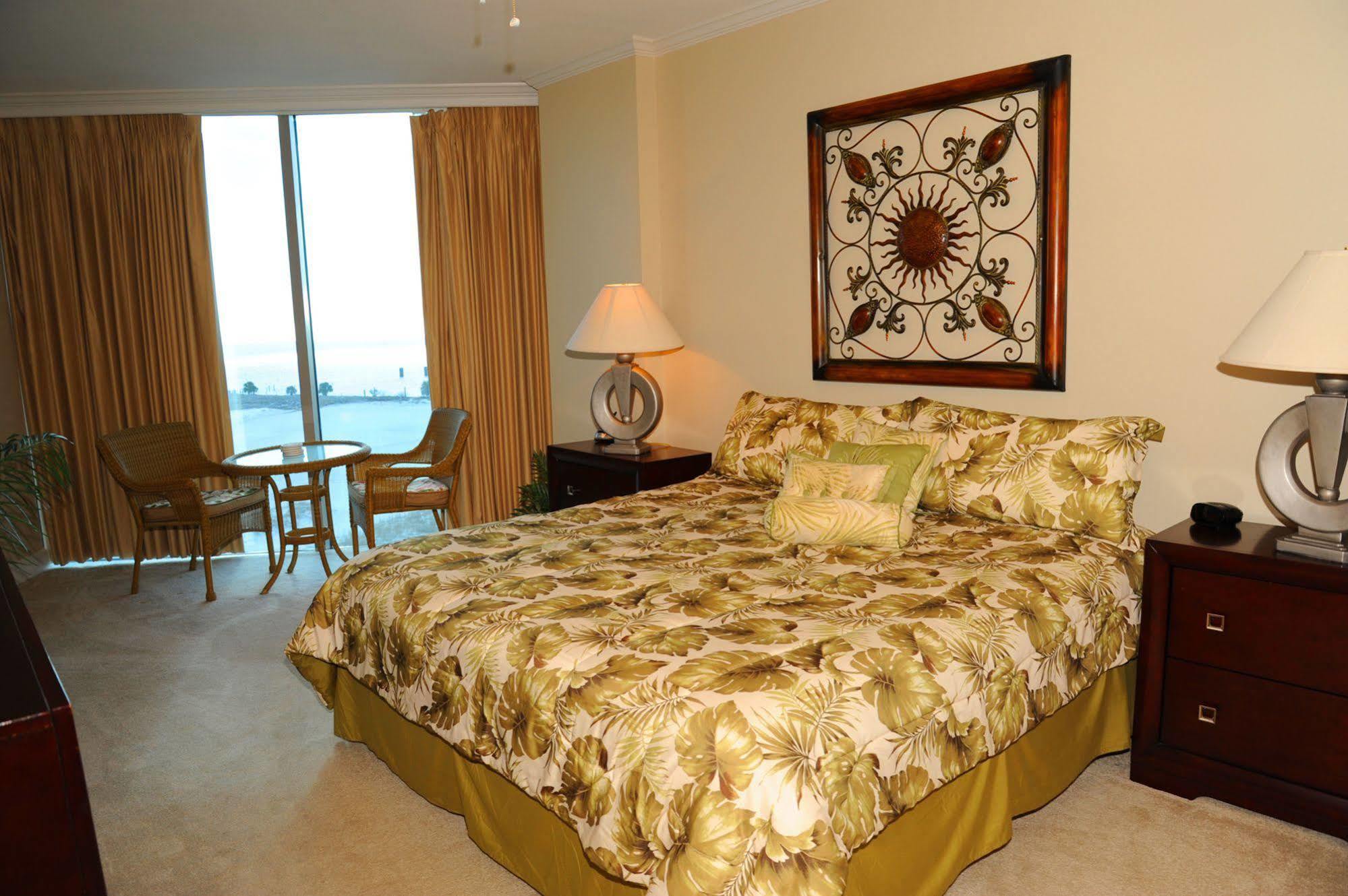 Sea Breeze Condominium * Biloxi