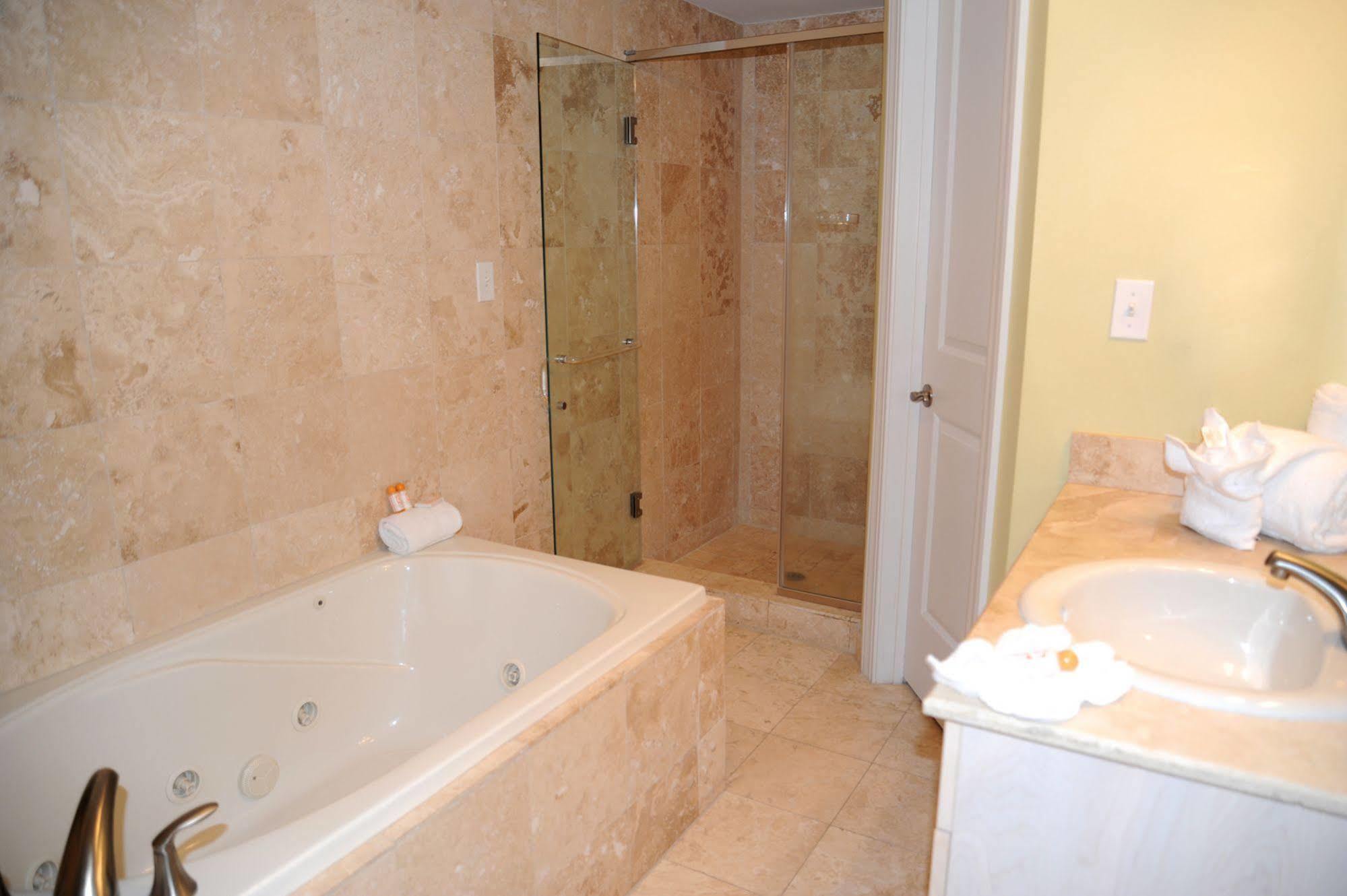 Sea Breeze Condominium Hotel Biloxi