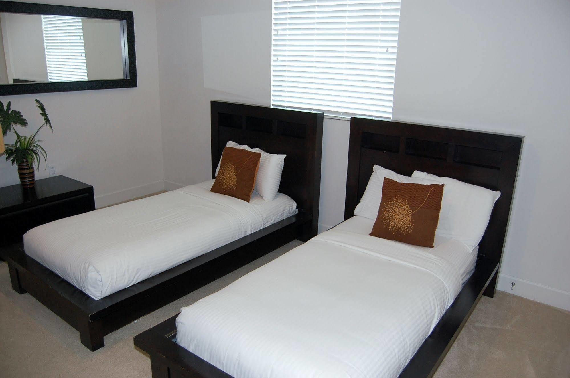 Hotel Sea Breeze Condominium *