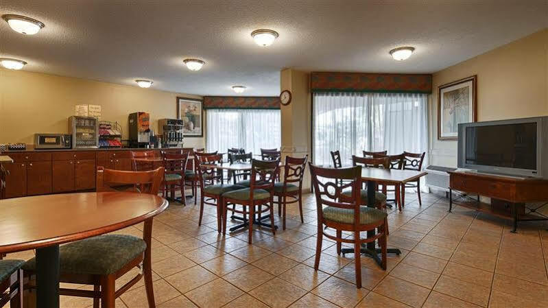 Western Oak Manor