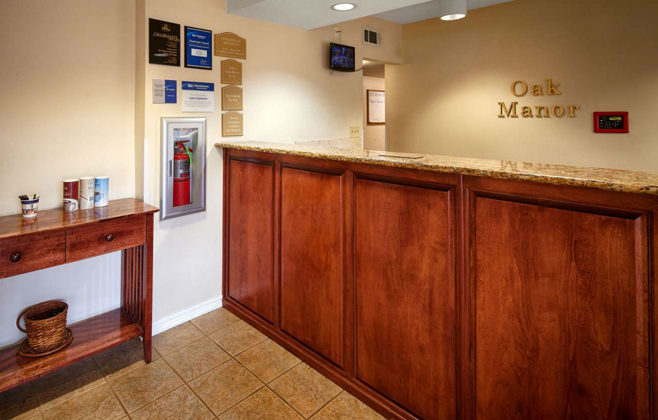 Western Oak Manor 3*