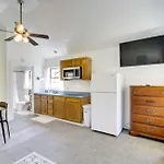 Charming Biloxi Studio With Community Pool And Lake!
