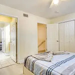 Airy Biloxi Condo With Patio Walk To Beach!