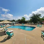 Twin Star Lodge