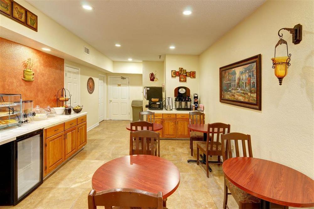 Regency & 3* Biloxi