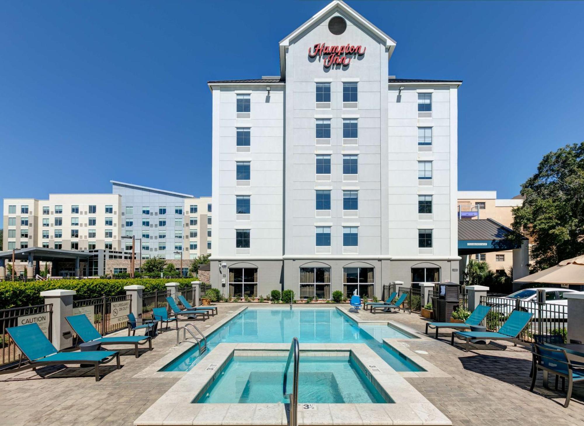 Hampton Boulevard Hotel