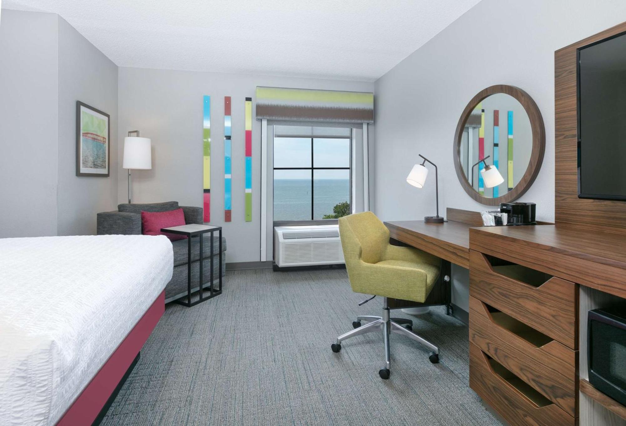 Hampton Boulevard Hotel
