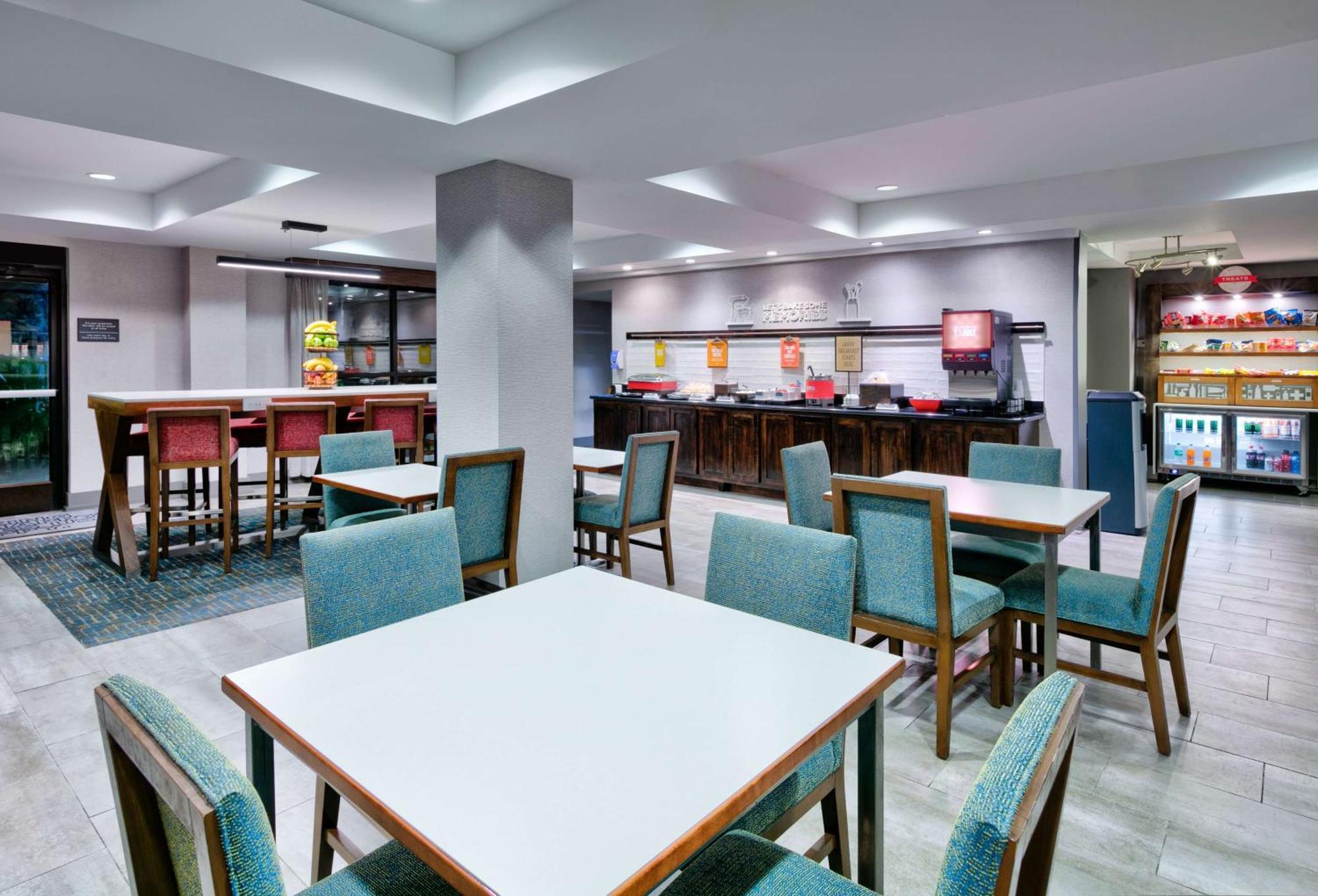 Hotel Hampton Boulevard 3*