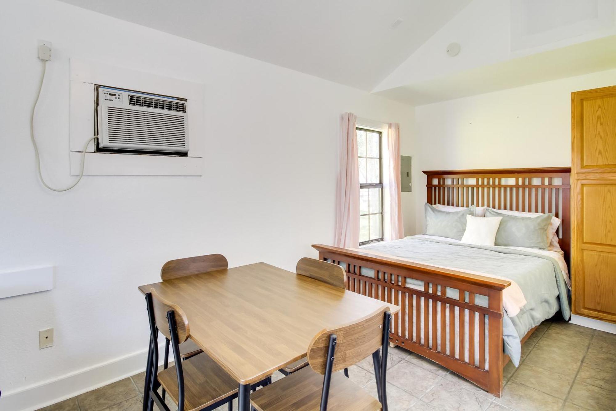 Apartment Charming With Community Pool And Lake! Biloxi