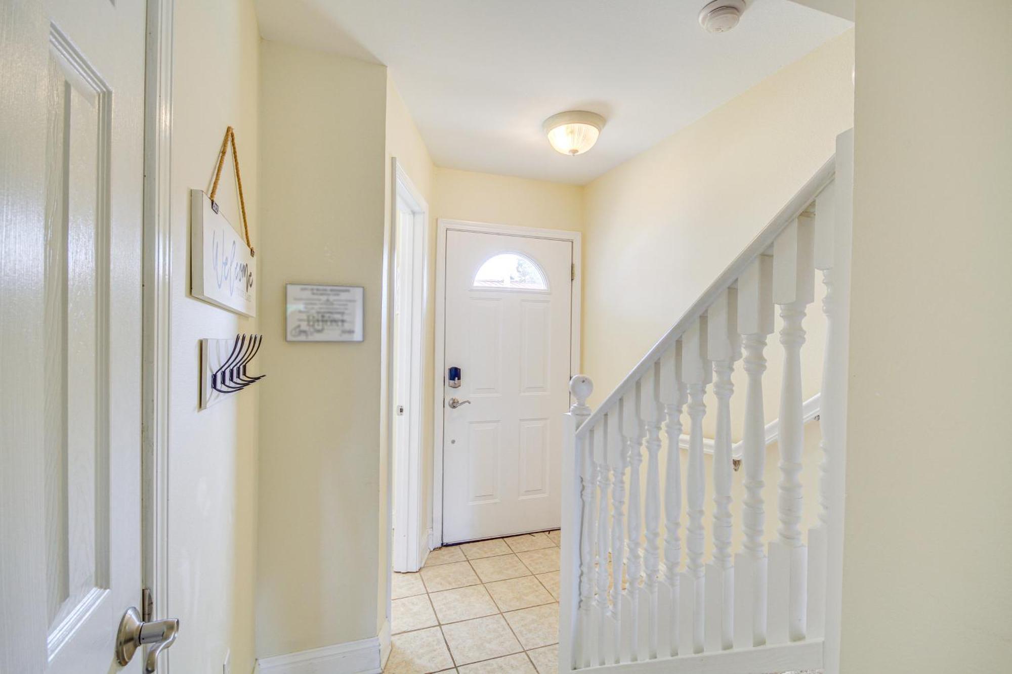 Airy With Patio Walk To Beach! * Biloxi