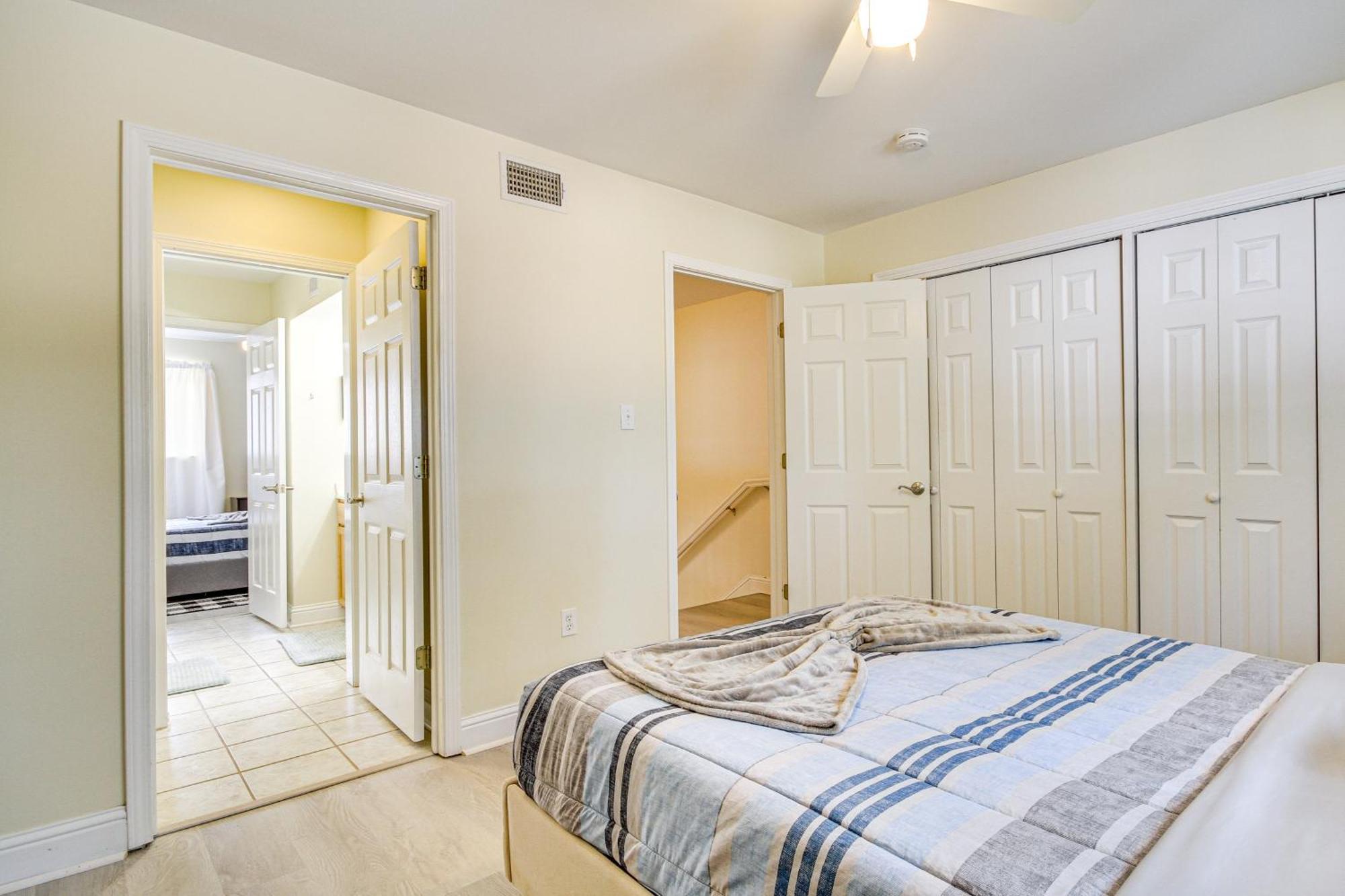 Airy With Patio Walk To Beach!